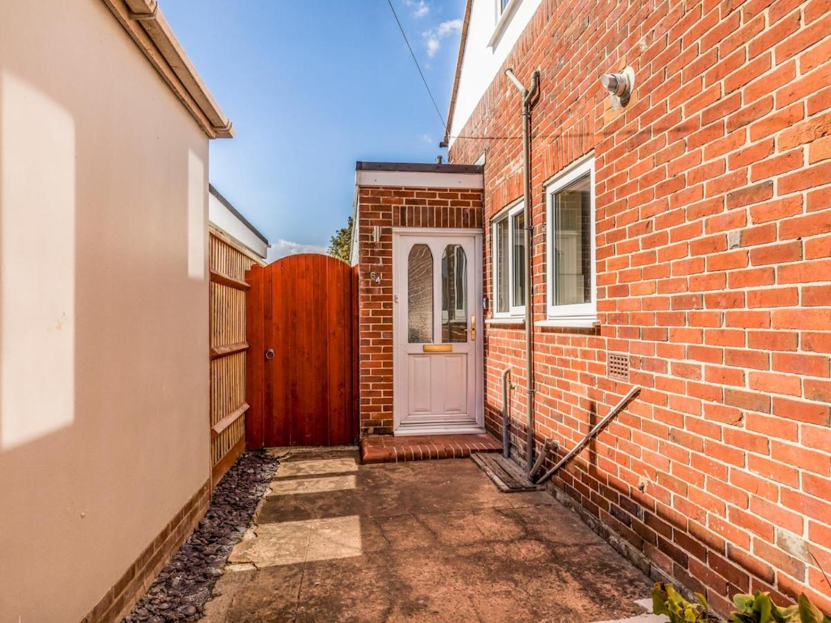 Pass The Keys Lovely Ground Floor Flat With Large Garden Chichester Kültér fotó